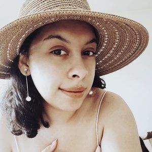 Meet your Posher, Laurie